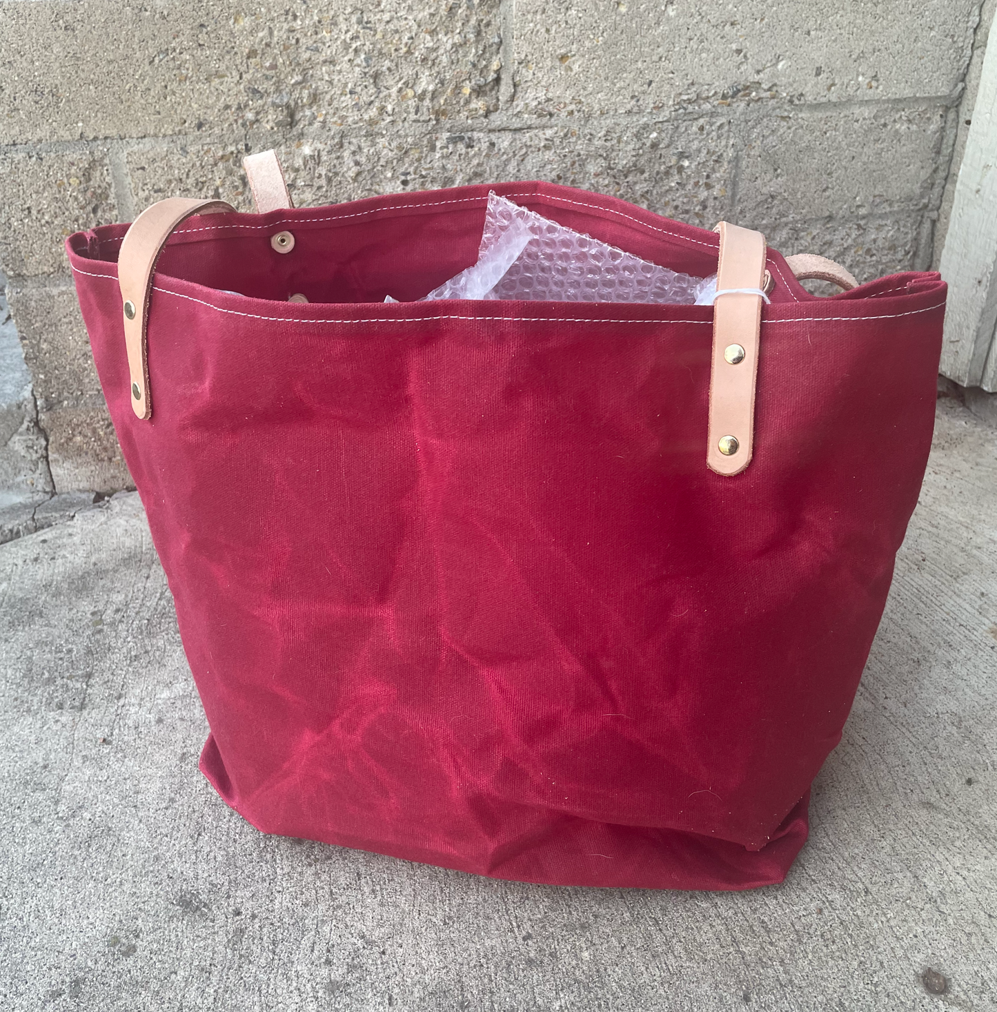 Market Tote- Waxed Canvas (Broken Arrow Red/Black)