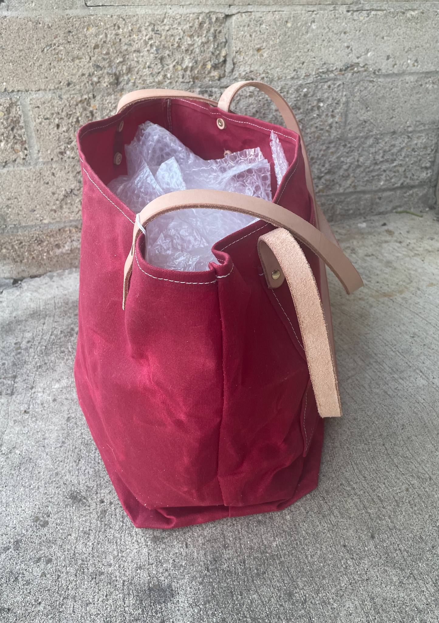 Market Tote- Waxed Canvas (Broken Arrow Red/Black)