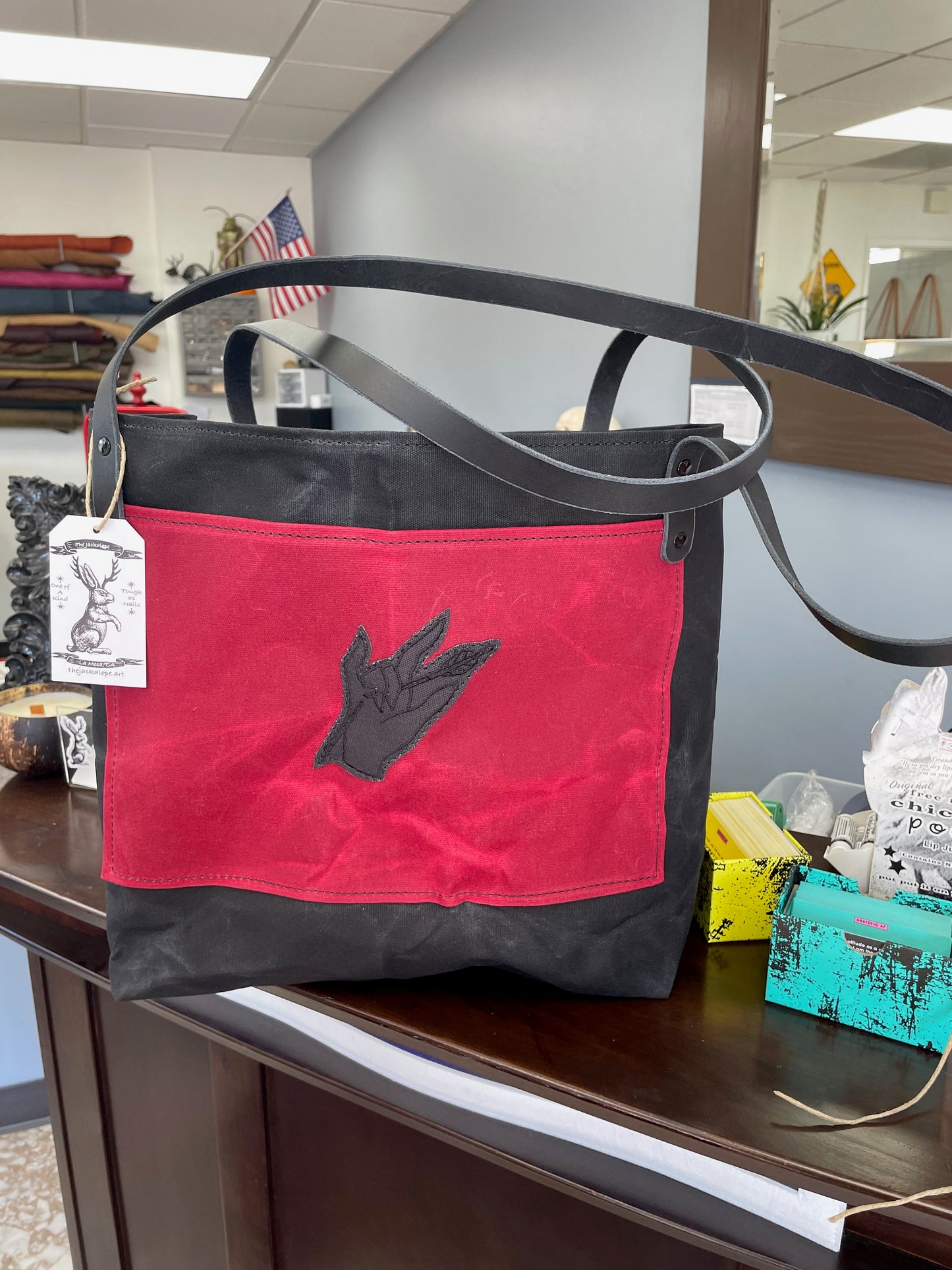 Market Tote- Waxed Canvas (Broken Arrow Red/Black)